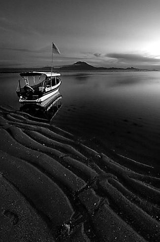 Foto Pantai Sanur di pagi hari dengan menggunakan lensa wide 12-24mm