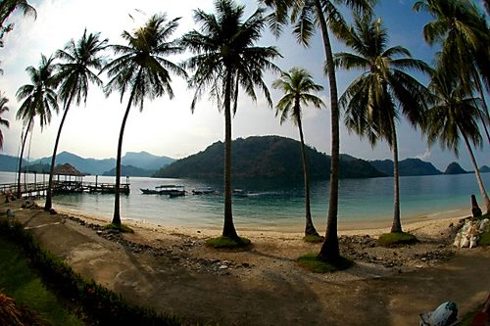 Foto Pulau Sikuai dengan menggunakan lensa fish eye 10.5mm